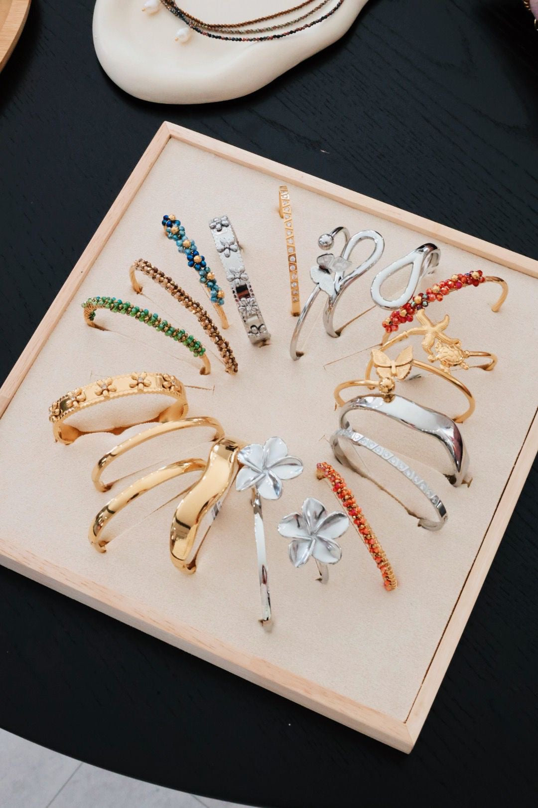 Armreifen & Armbänder